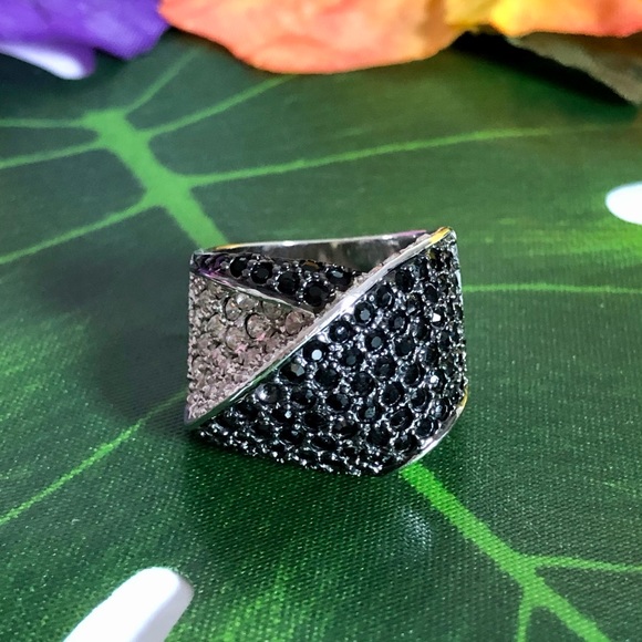 Black Onyx & diamonds rhinestones Ring - Picture 8 of 8